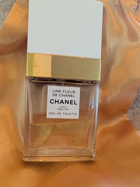 CHANEL Other - Chanel Une Fleur de Chanel eau de Toilette